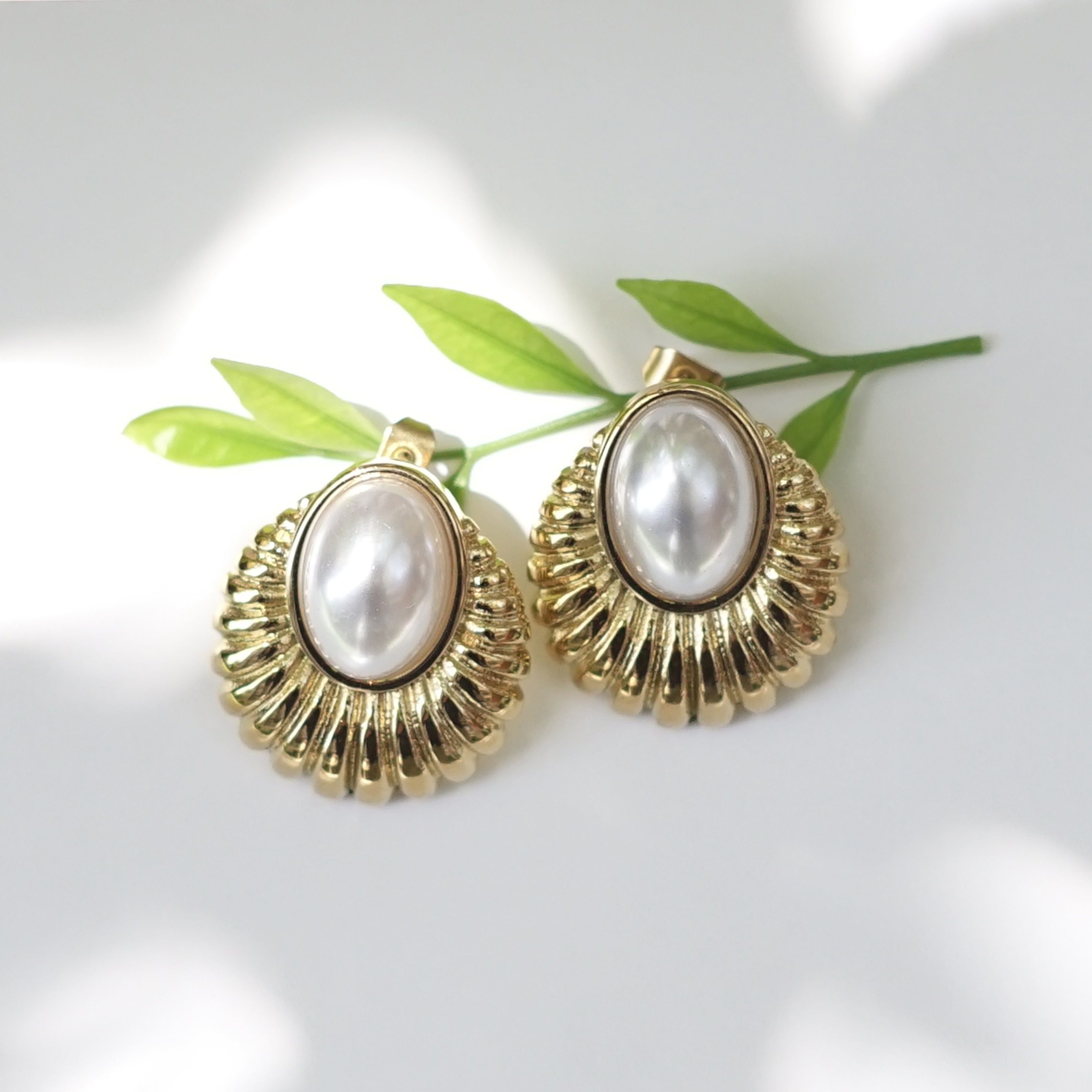 Moti Studs