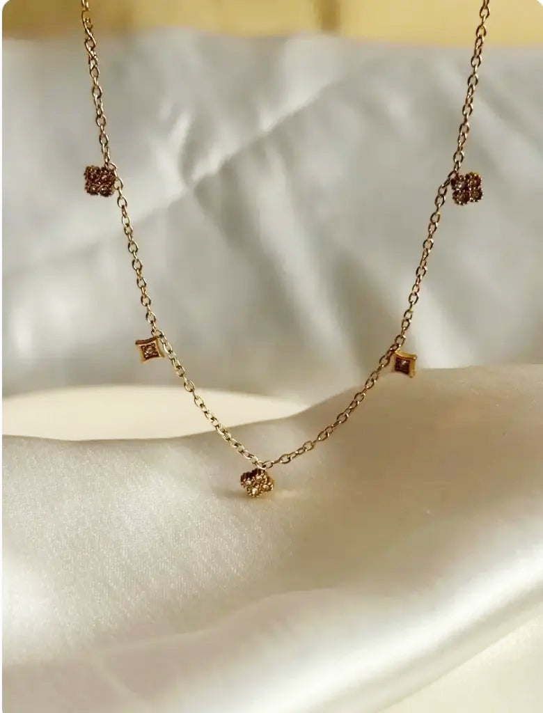 Noor Clover Necklace