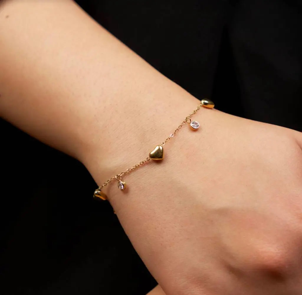 Heartbeat Drops Charm Bracelet in Gold