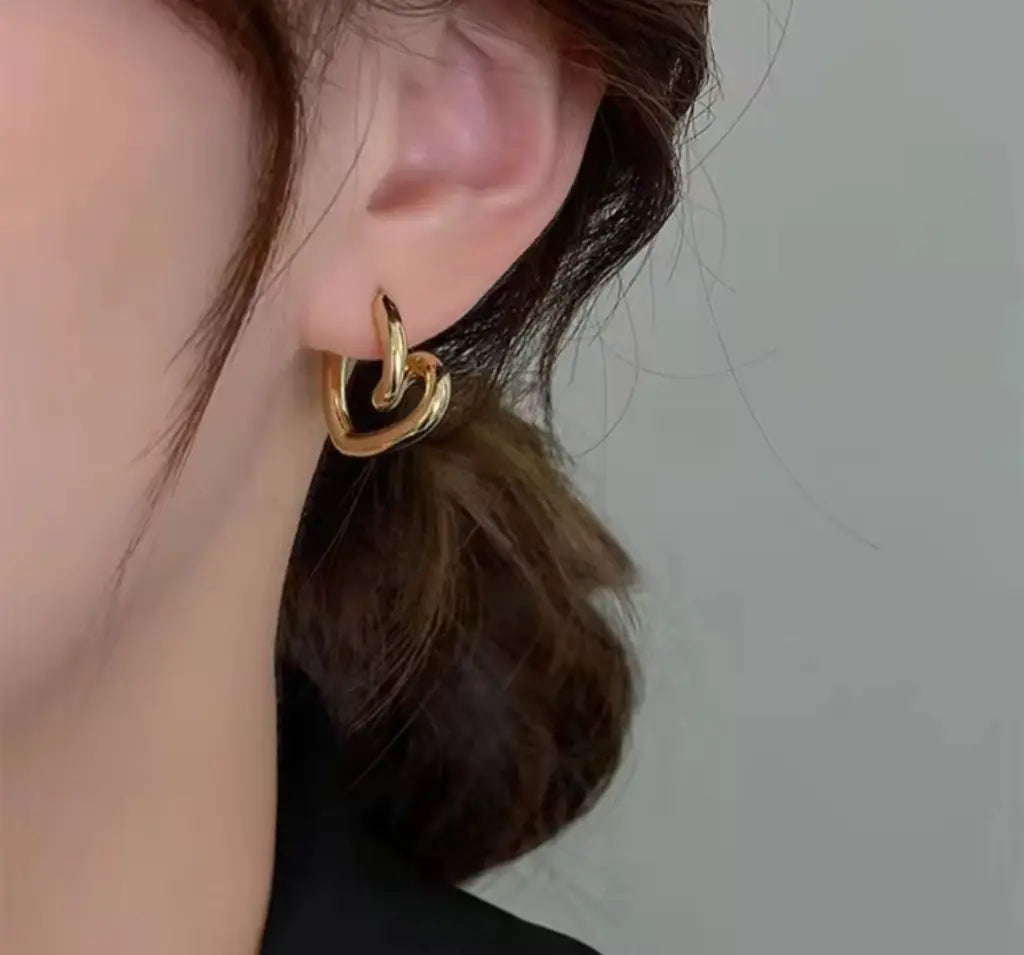 Twisted Glow Heart Chunky Stud Earrings