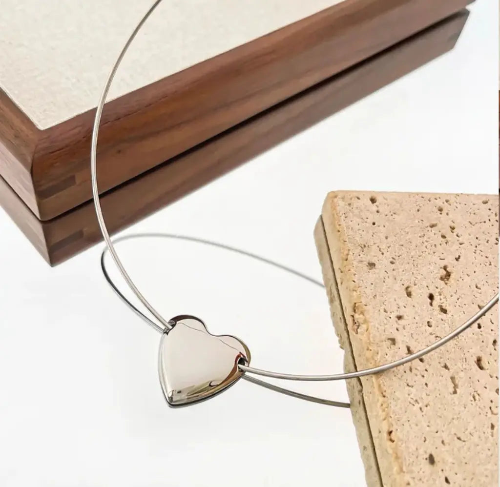 Amora Heart Choker